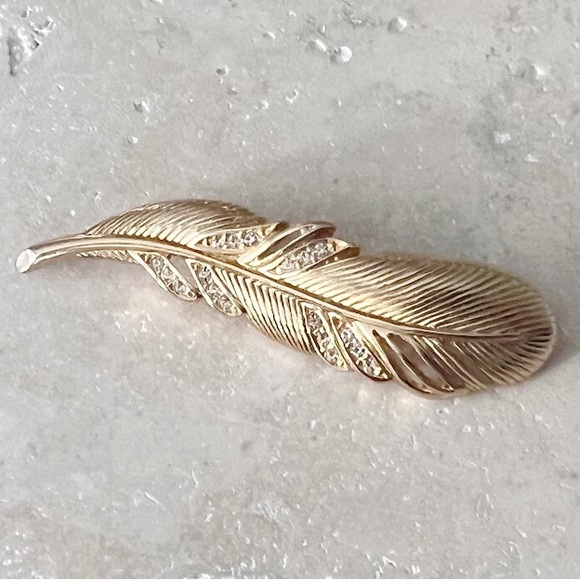 CHRISTIAN DIOR Brooch Pin Jewelry Gold Rhinestones Feather